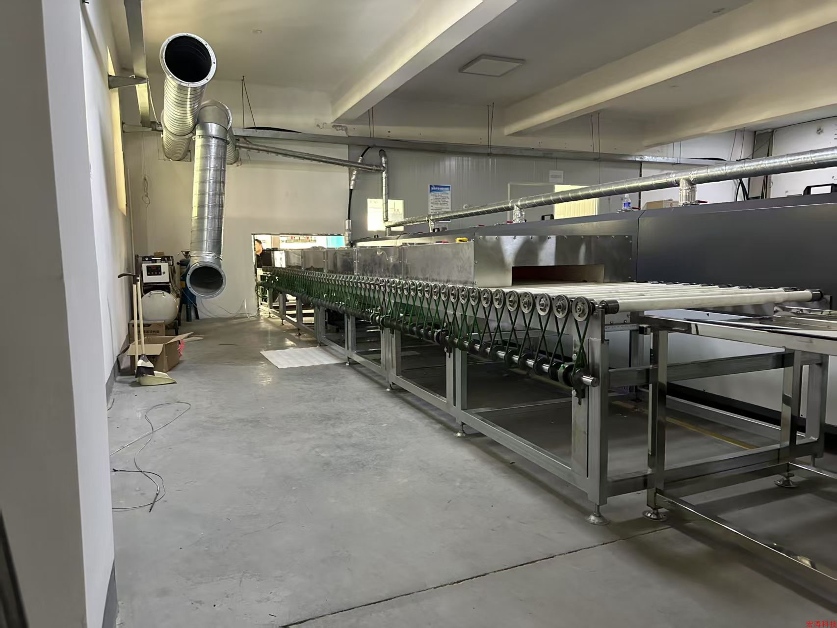 Waste photovoltaic panel pyrolysis furnace | Waste solar panel decomposition equipment | High temperature mesh belt sintering furnace